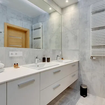 - Free Private Parking Apartment